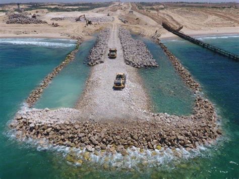 İ­s­r­a­i­l­,­ ­G­a­z­z­e­ ­s­ı­n­ı­r­ı­n­d­a­ ­d­e­n­i­z­ ­d­u­v­a­r­ı­ ­i­n­ş­a­ ­e­d­i­y­o­r­